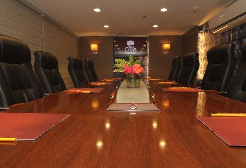 هتل Villa Caceres