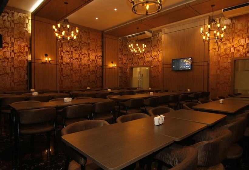 هتل Villa Caceres