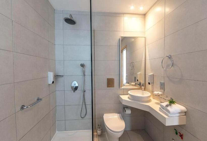 Отель Vrissaki Beach