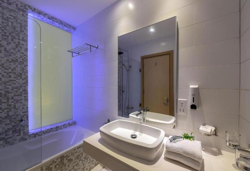 Отель Vrissaki Beach