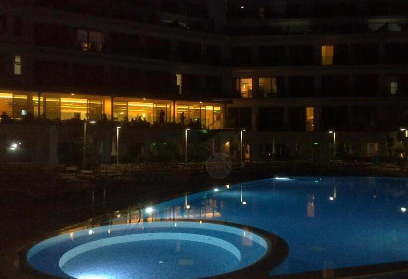 Отель Vrissaki Beach