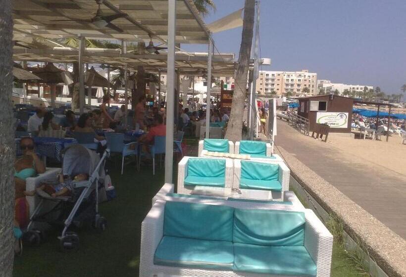 Отель Vrissaki Beach