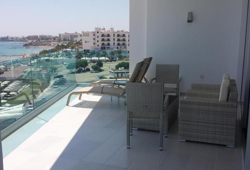 Отель Vrissaki Beach