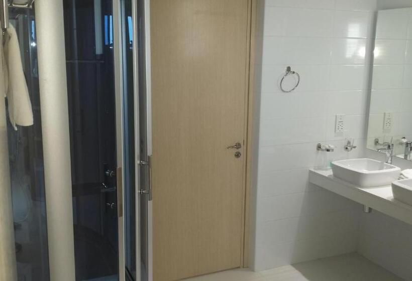 Отель Vrissaki Beach