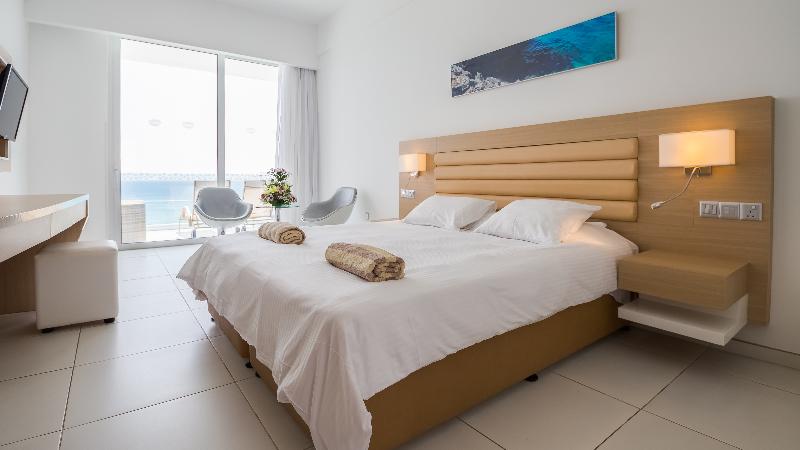 Отель Vrissaki Beach