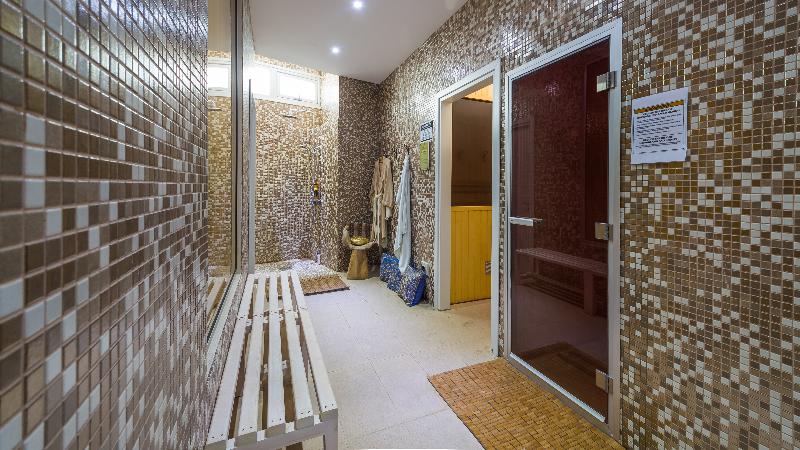 Отель Vrissaki Beach