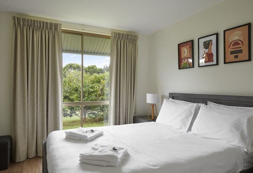 Mystery Bay Cottages