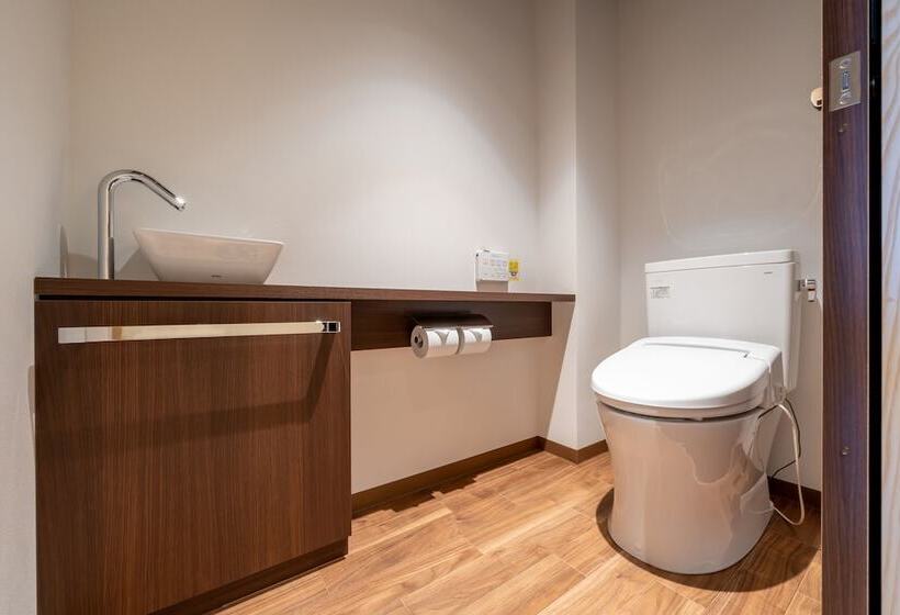 Nishiyama Ryokan   Established In 1953