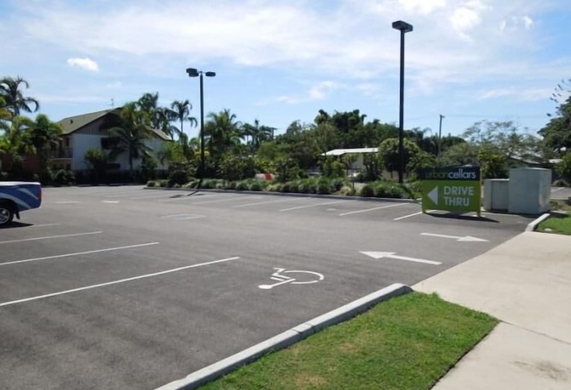 Oonoonba Hotel Motel