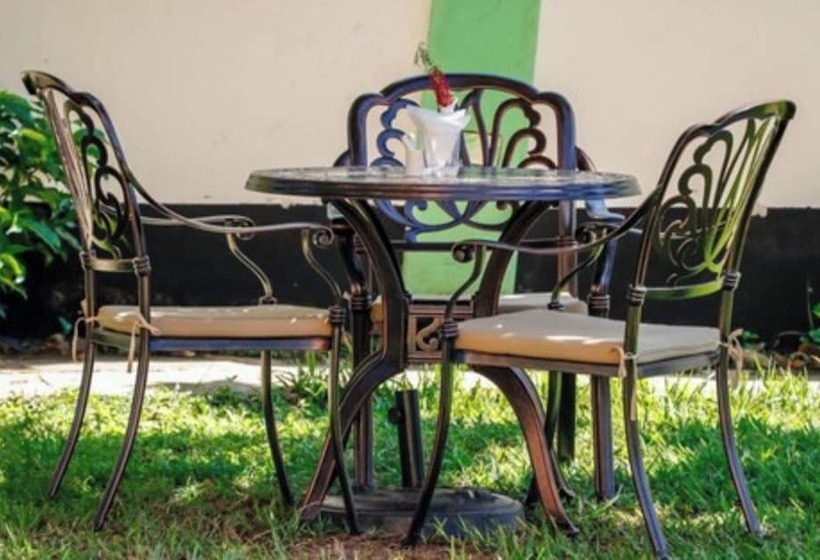 Parkview Safari Hotel And Apartments