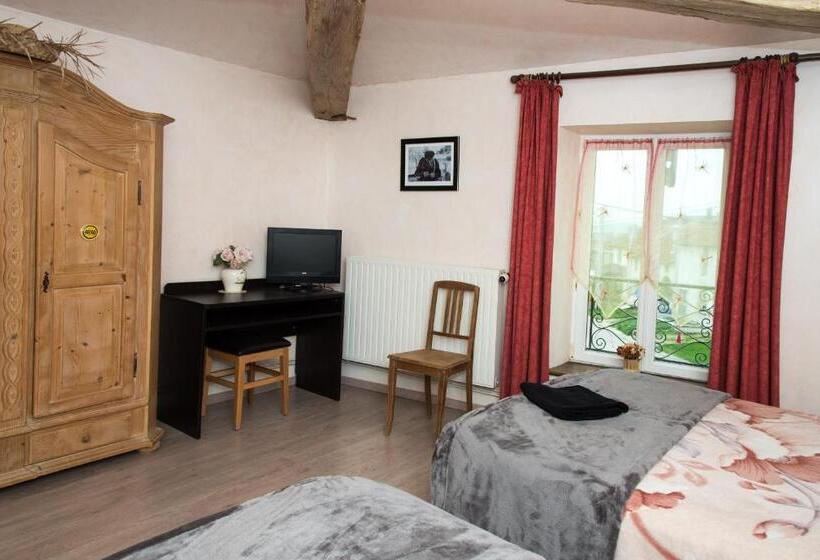 פנסיון La Ferme Des 3 Suissesses