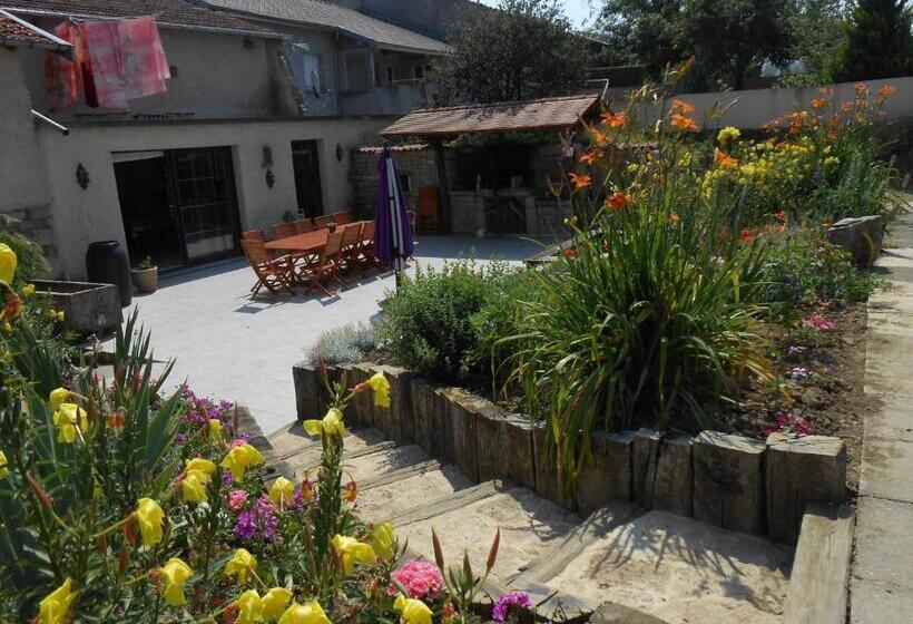 פנסיון La Ferme Des 3 Suissesses