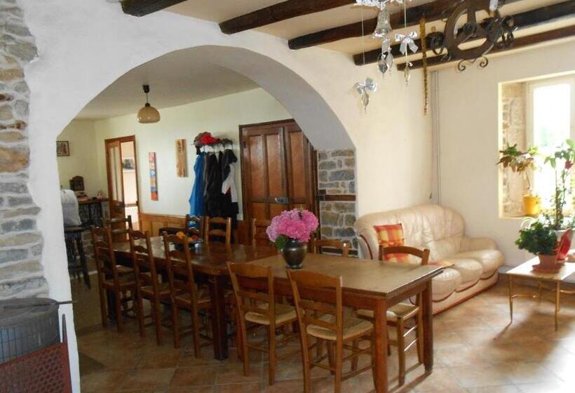 פנסיון La Ferme Des 3 Suissesses