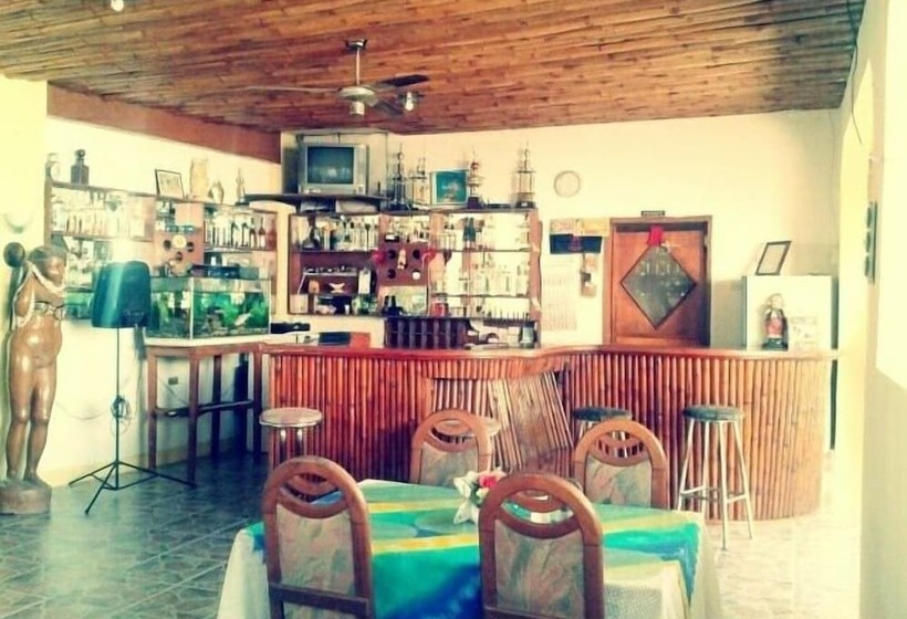 پانسیون Lapu Lapu Cottages & Restaurant