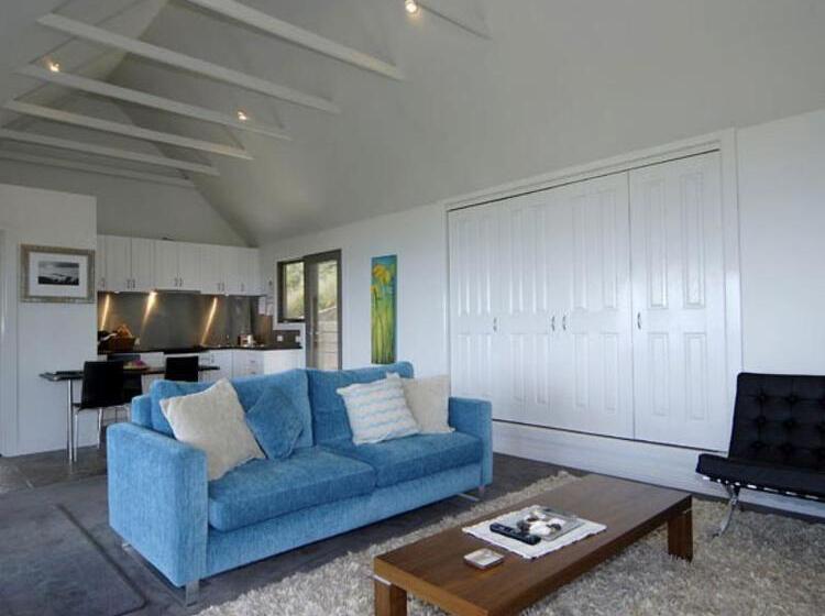 Points South By The Sea