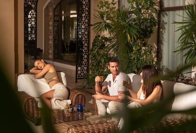 Курорт Jaz Oriental, Almaza Bay