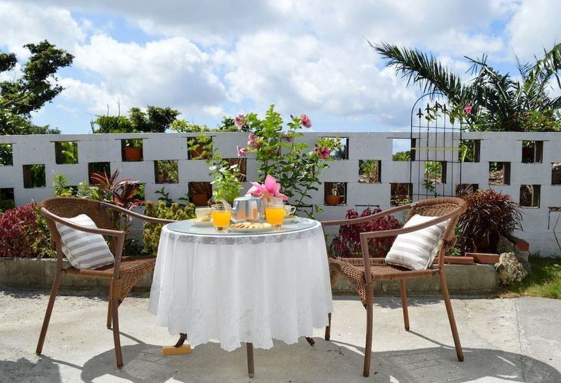 Riverside Cottage Yomitan