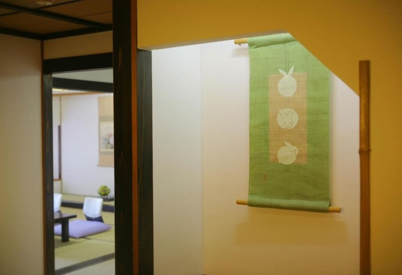 Yamashiro Onsen Ryokan Tatami