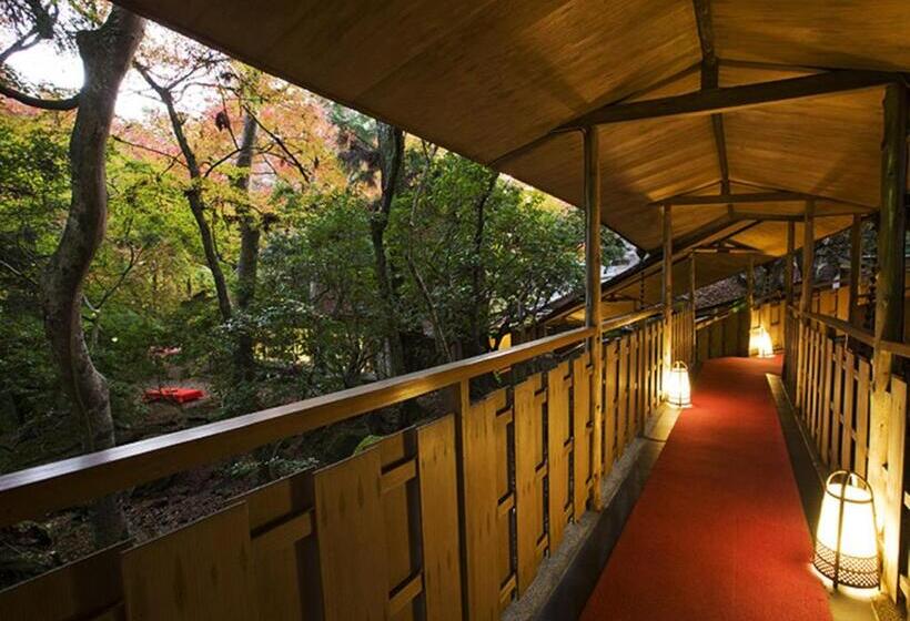 Рёкан Tsukihitei