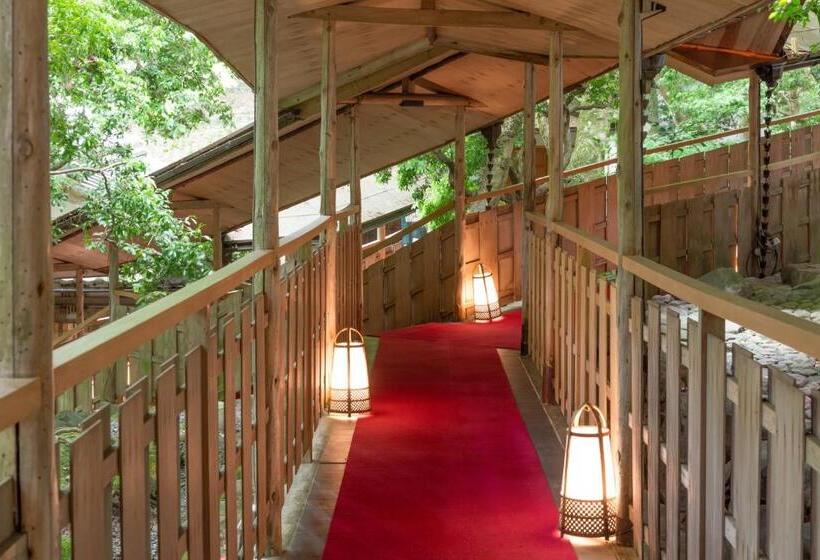 Рёкан Tsukihitei