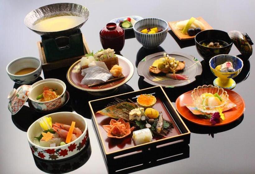 Рёкан Tsukihitei