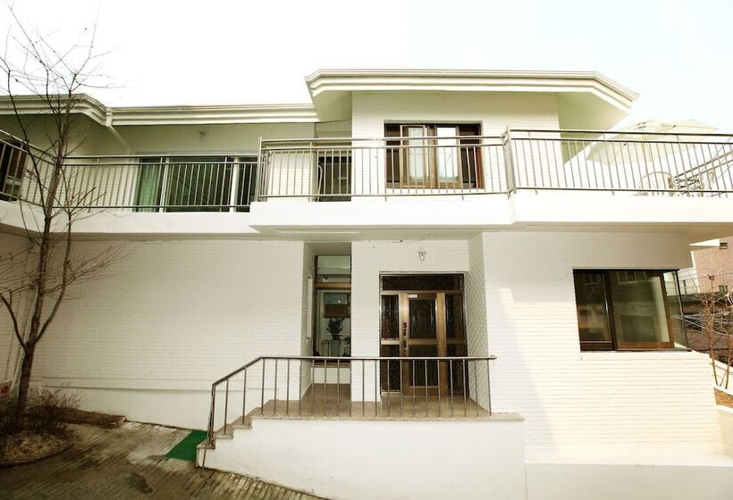 Seoul Myeongdong Stay   Hostel