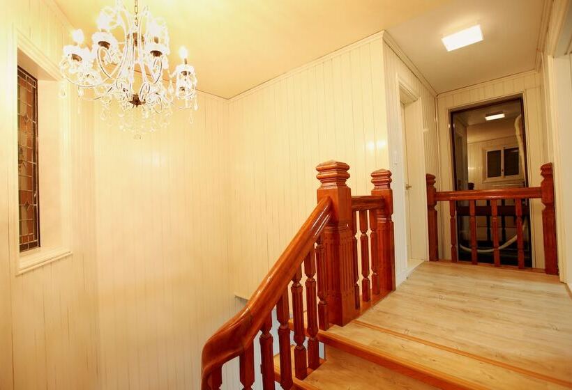 Seoul Myeongdong Stay   Hostel