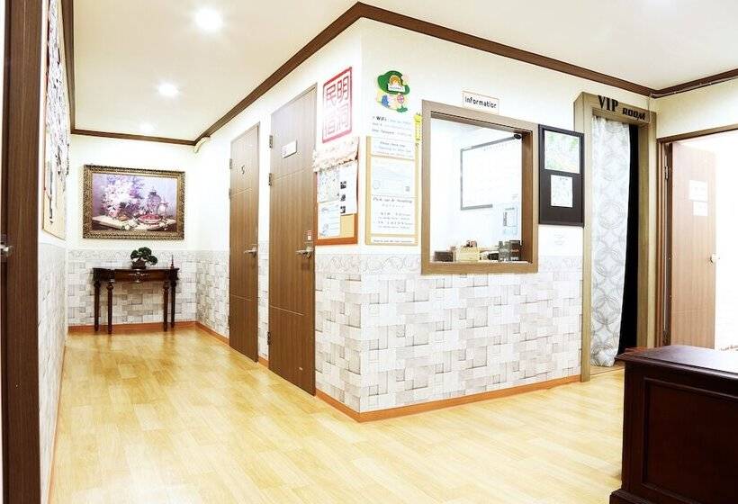 Seoul Myeongdong Stay   Hostel