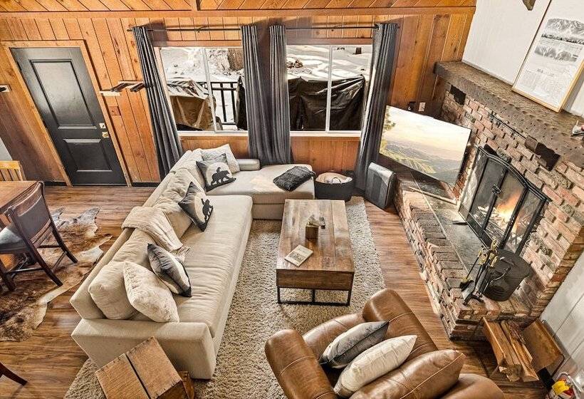 Backway Hideaway Close To The Village!