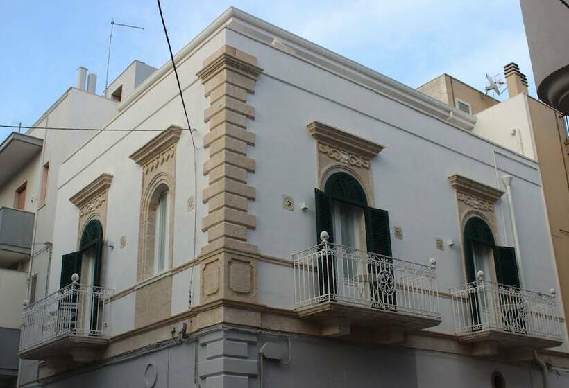 צימר Dimora Girolamo Charming Rooms