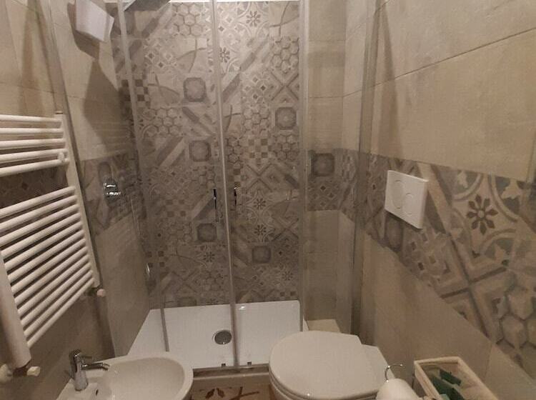 צימר Dimora Girolamo Charming Rooms