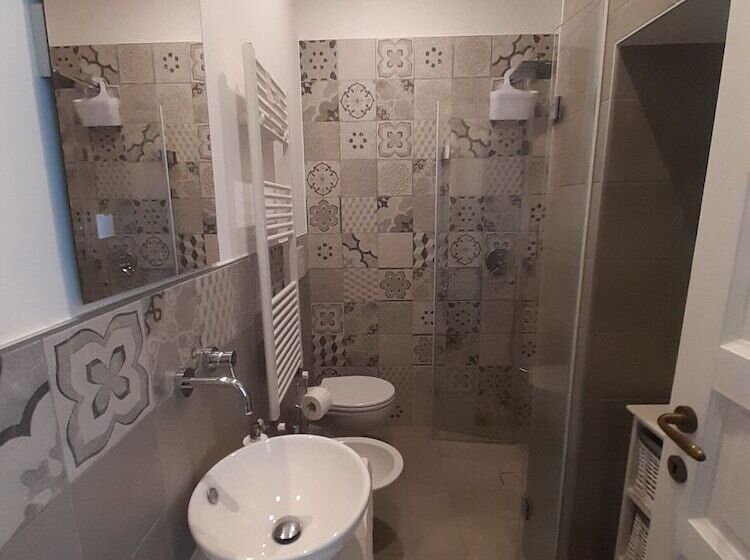 צימר Dimora Girolamo Charming Rooms