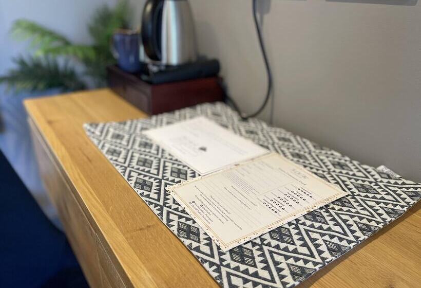 민박 The Old Talbot Hotel Milton Keynes