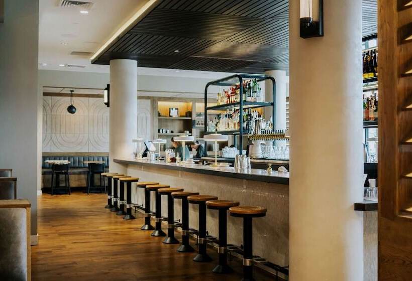 Holman Riverfront Park Hotel Salem, Tapestry By Hilton