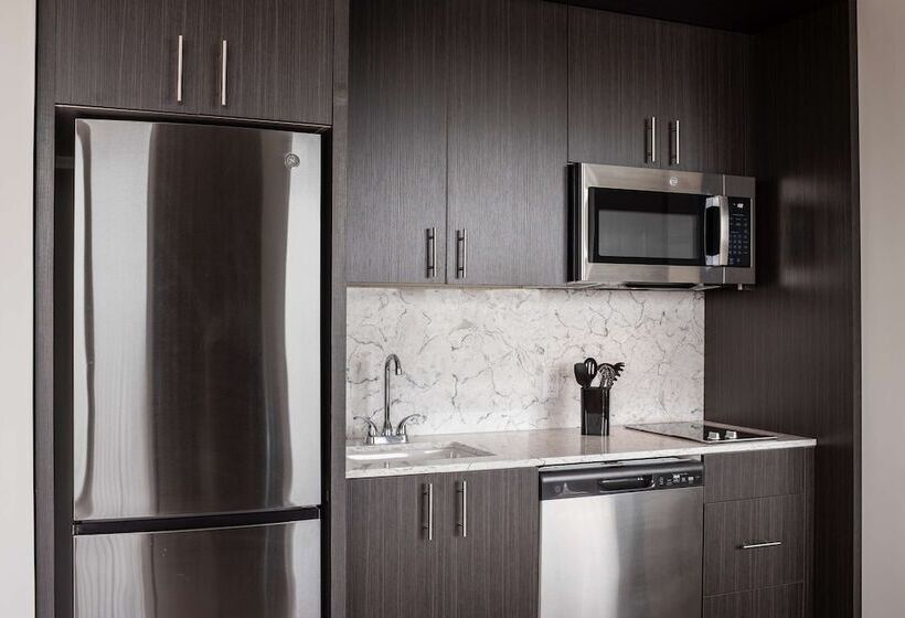 Holman Riverfront Park Hotel Salem, Tapestry By Hilton