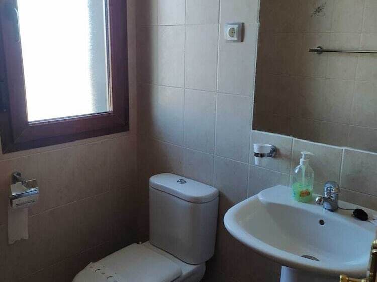 여관 H&g Lozoyuela