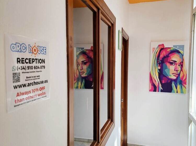 هتل Arc House Plaza