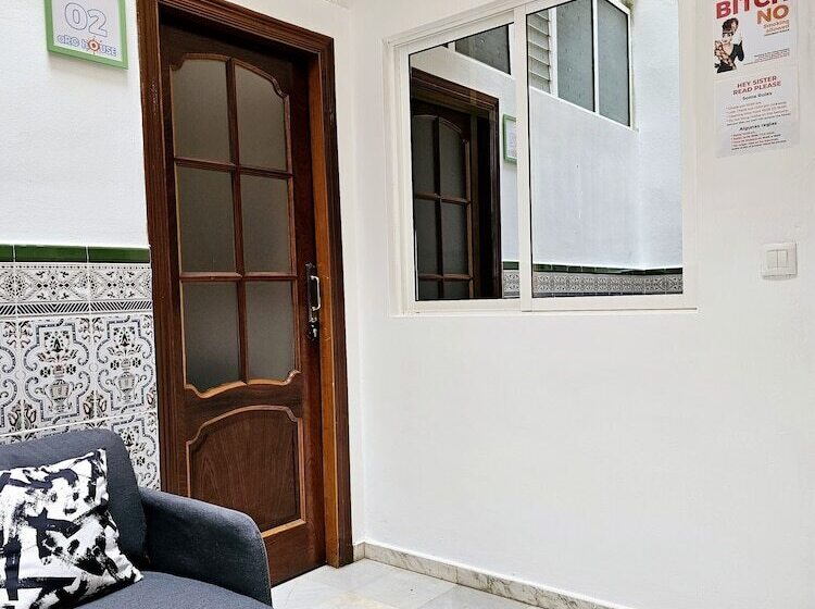 هتل Arc House Plaza