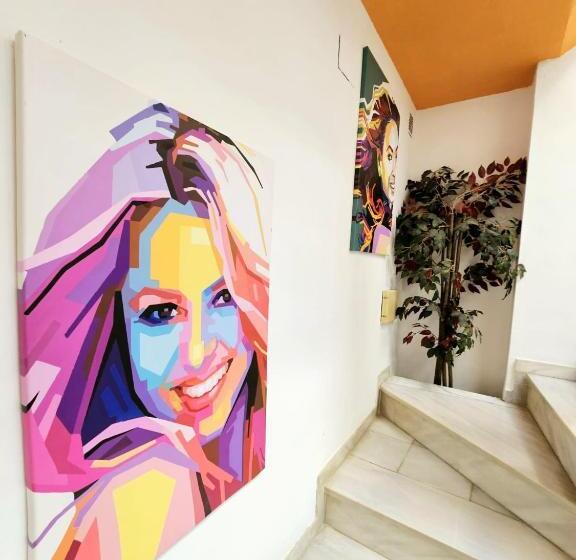 هتل Arc House Plaza