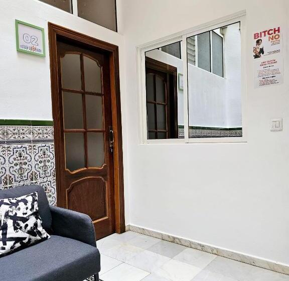 هتل Arc House Plaza