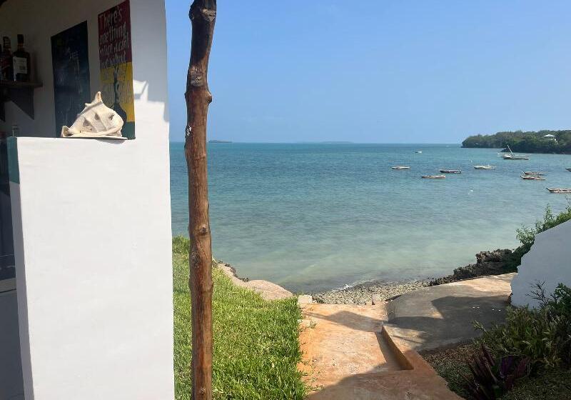 בית מלון כפרי Calamari Beach Villas