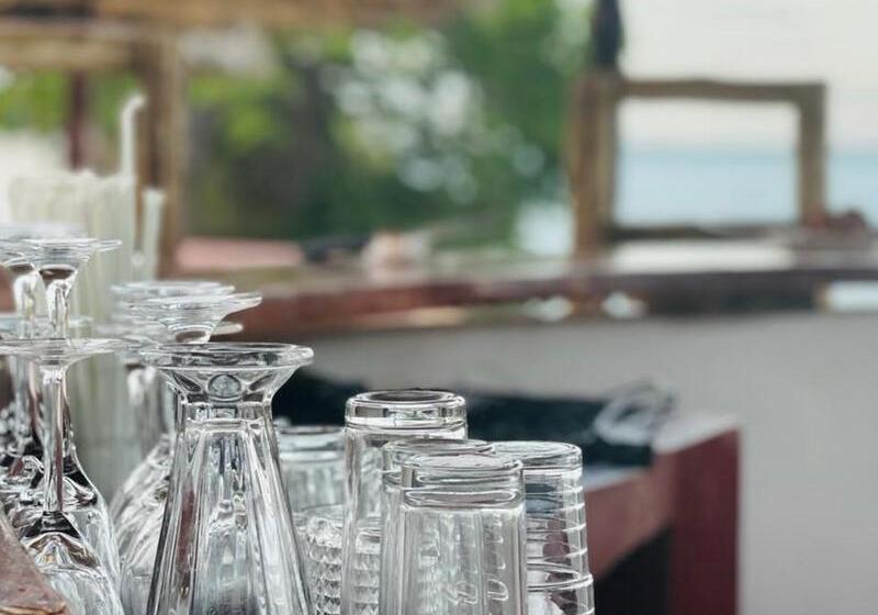 فندق Calamari Beach Villas