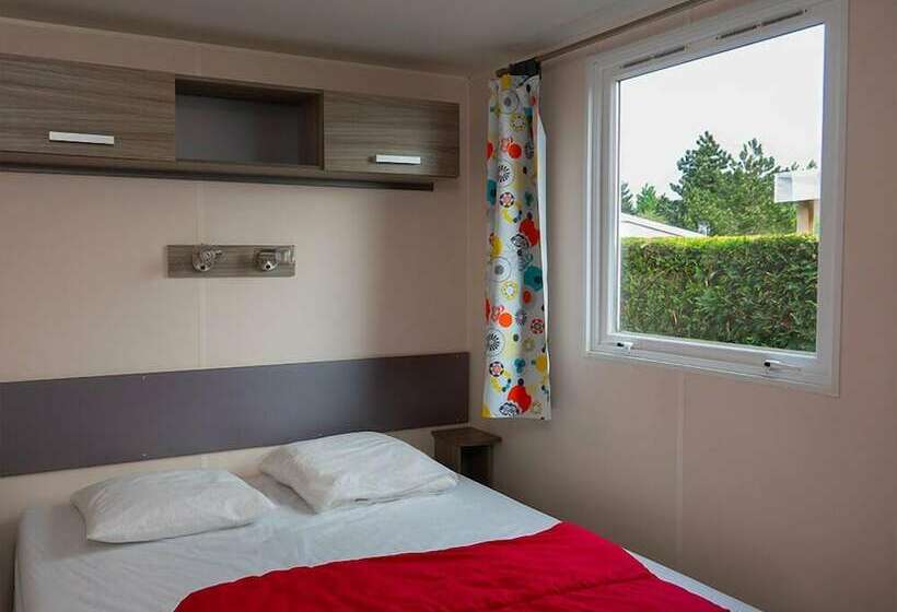 בית מלון כפרי Camping Les 3 Sablières