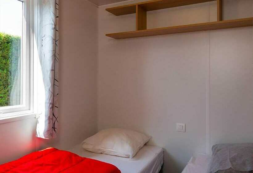 בית מלון כפרי Camping Les 3 Sablières