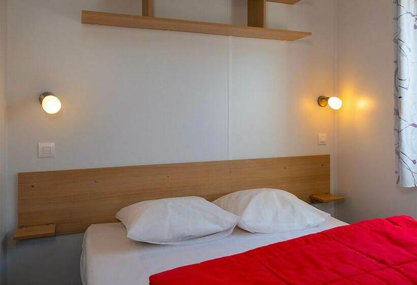 בית מלון כפרי Camping Les 3 Sablières