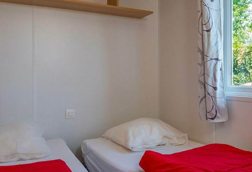 בית מלון כפרי Camping Les 3 Sablières