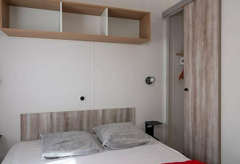 בית מלון כפרי Camping Les 3 Sablières