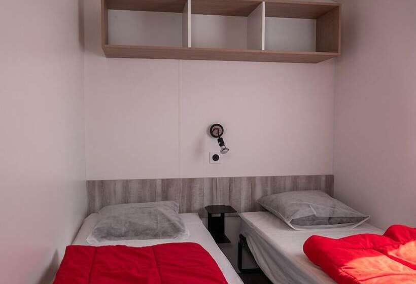 בית מלון כפרי Camping Les 3 Sablières