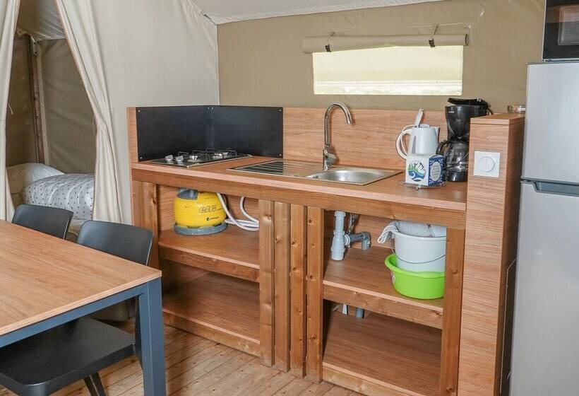 בית מלון כפרי Camping Les 3 Sablières