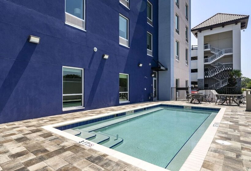 فندق Comfort Inn & Suites New Port Richey Downtown District